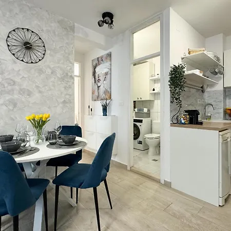 Apartment 2 Bedroom Stunning Apartment In Split