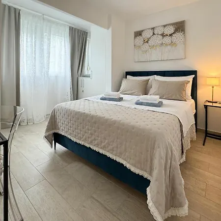 2 Bedroom Stunning Apartment In Split Split