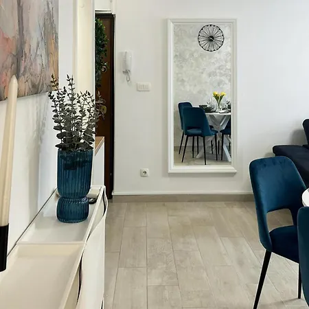 Apartment 2 Bedroom Stunning Apartment In Split *