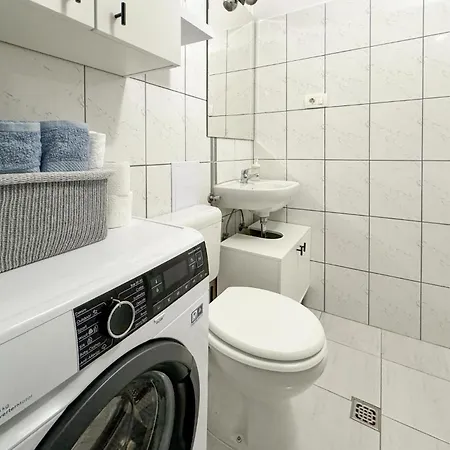 Apartment 2 Bedroom Nice Apartment In Split *